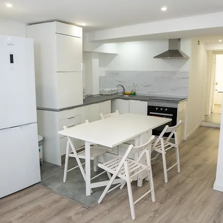 Matching Guest house Loures